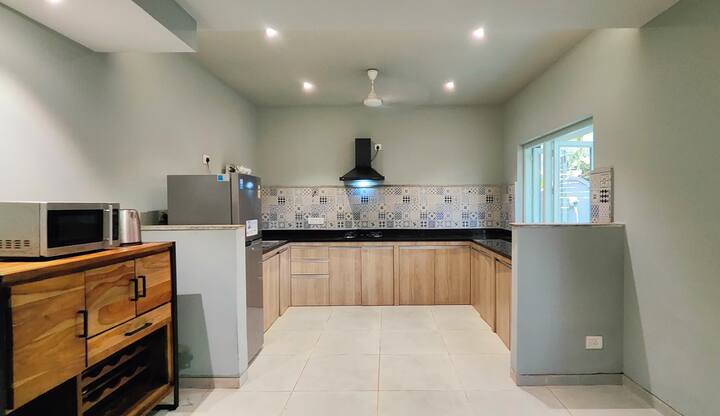 Full kitchen image 1