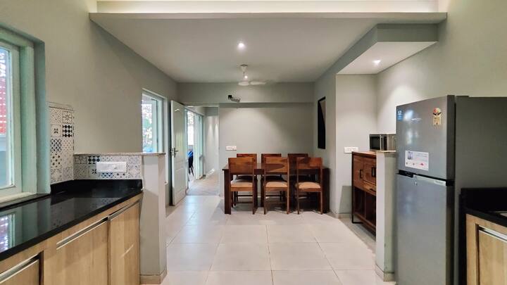 Dining area image 2