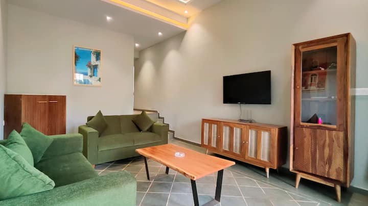 Living room image 3