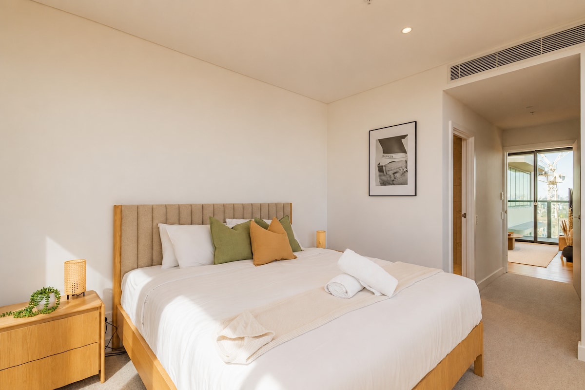 Luxury 2BR | Water Views, Near Olympic Park