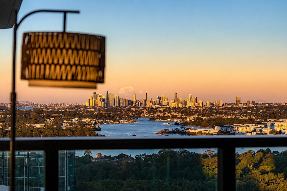 Luxury 2BR | Water Views, Near Olympic Park