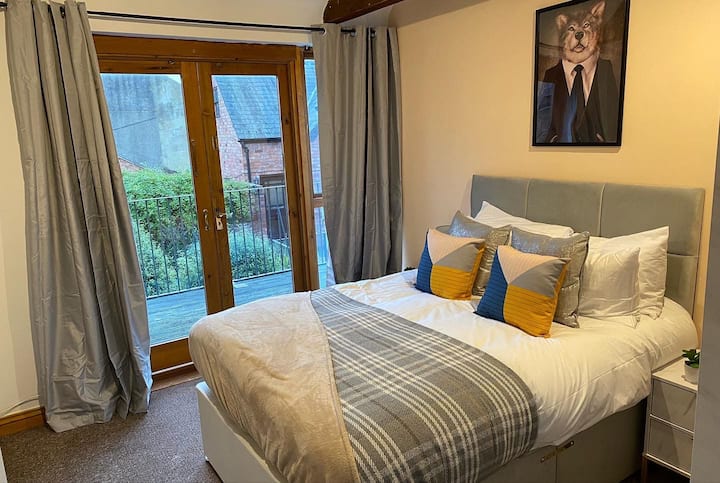 Stylish Old Forge In Leamington Town Centre - Royal Leamington Spa
