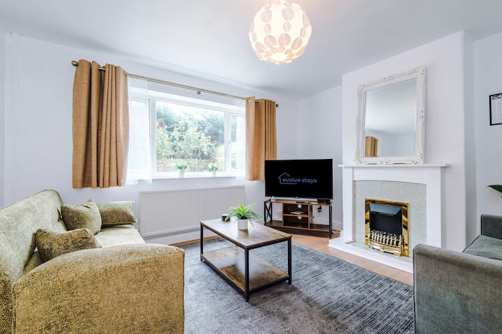 Manchester | Stylish 3br | Sleeps 8 | Driveway - Altrincham