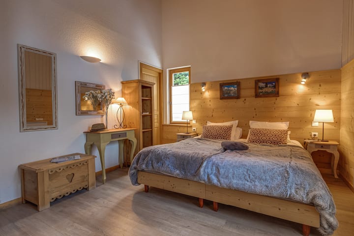 Chambre Meublée Quadruple-quintuple Familiale - La Grave