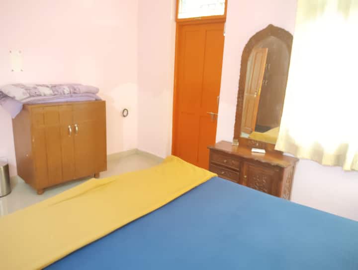 Bedroom 2 image 3