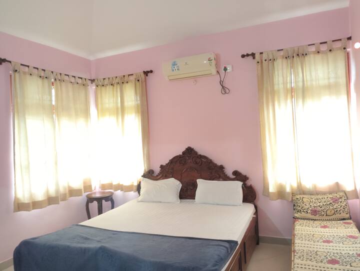 Bedroom 3 image 5