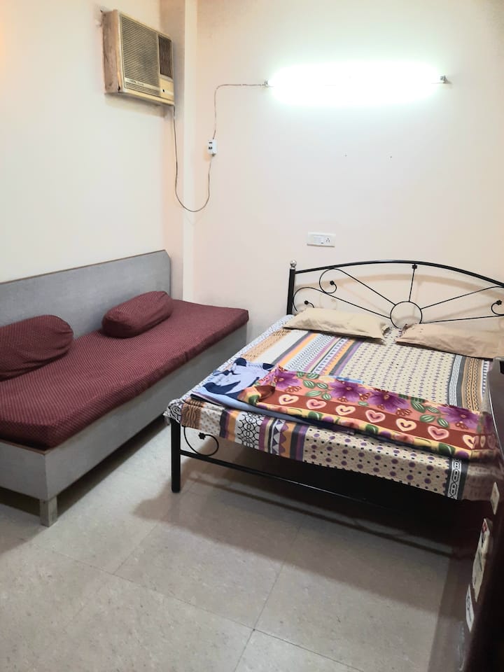 Flat In Lajpat Nagar 2 Third Floor - Nueva Delhi