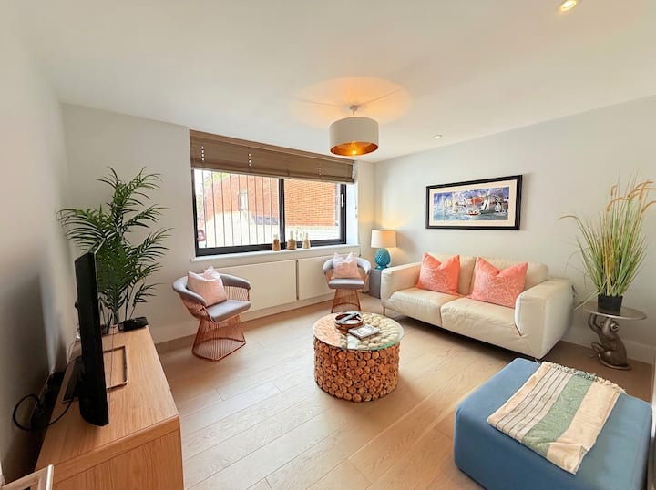 Vibrant Apartment Balcony 50m To Swanage Beach - Swanage