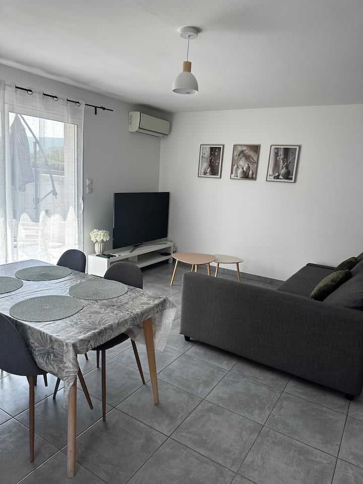 Gîte Chez Em
Profitez Du Calme De Lardèche - Pierrelatte