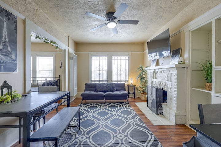Yard, Fireplace, Full Kitchen! Oakland Home - San Leandro, CA