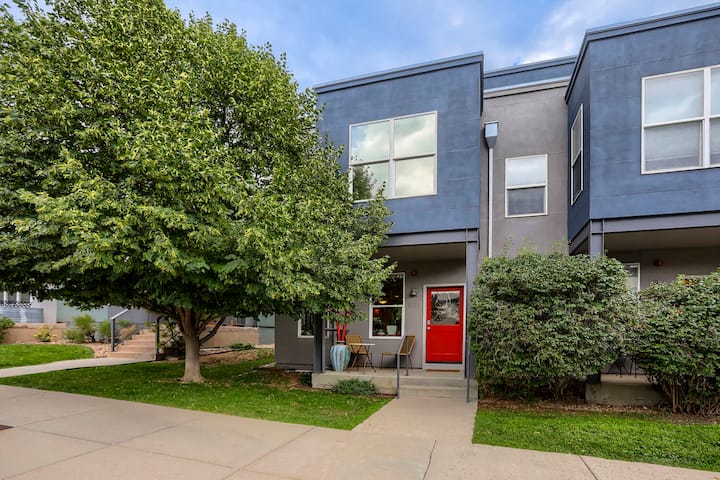 30+ Day Furnished Retreat | Walk To Lake / Cafés - Boulder, CO
