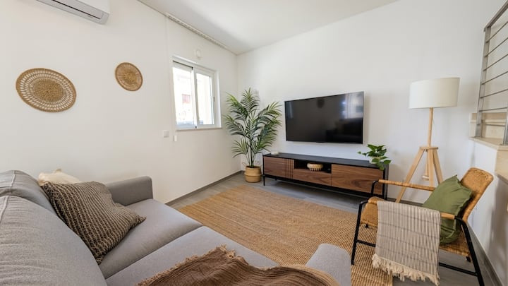 2-bedroom Duplex Home, Central Faro - Algarve