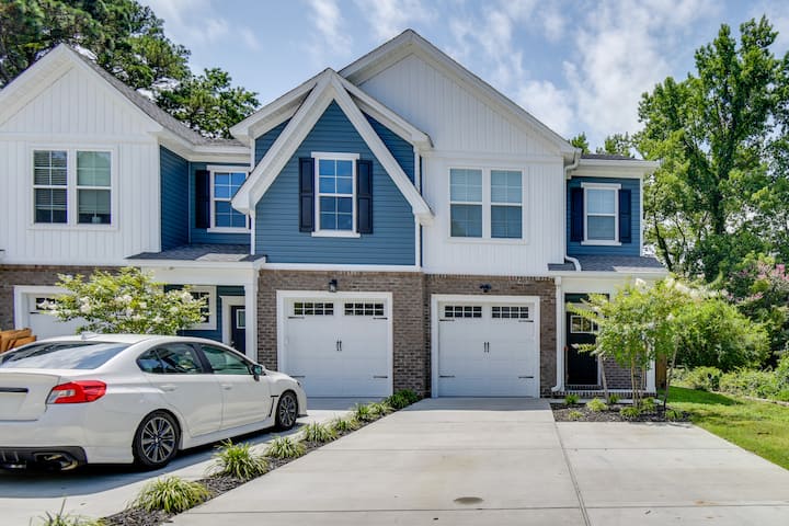 Walk To Convention Center & Ocean! Extended Escape - Virginia Beach, VA