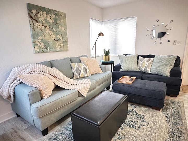 Large & Cozy 1 Bd Apt Newly Renovated By The Beach - Hollywood, FL