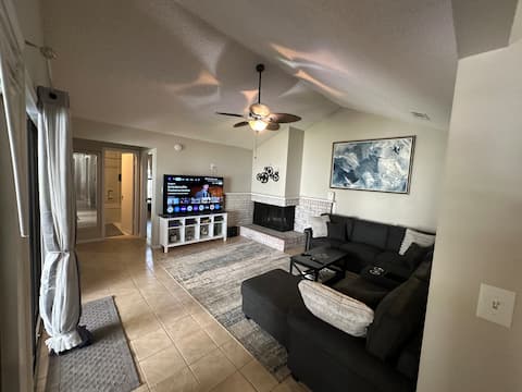 Popular Airbnb listing: Sanibel Lane Serenity. 8 mins to sugar sand. in Midway
