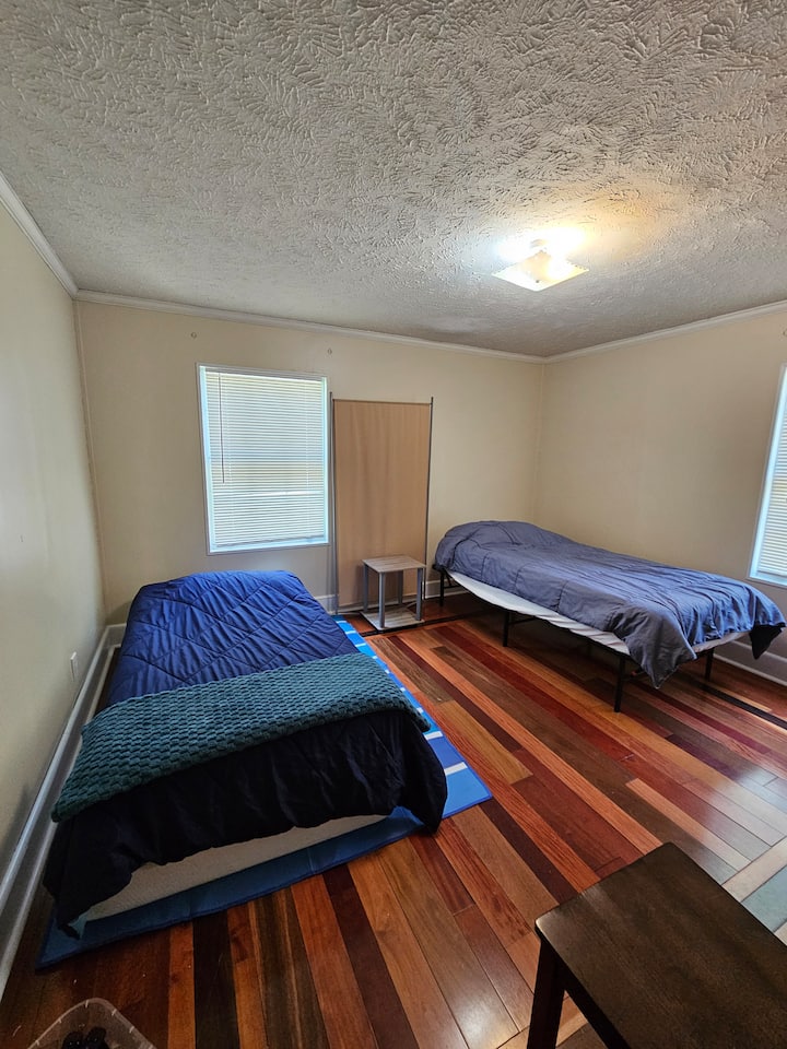 Twin Room Near Jordan Lake, Rtp +Boat Parking - Apex, NC