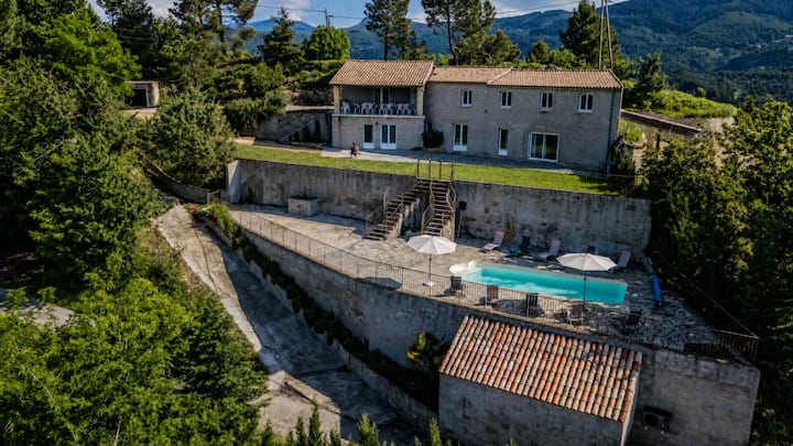 Gîte De Caractère Avec Piscine Privée - Vals-les-Bains