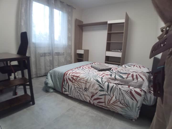 Chambre Dans Une Collocation éTudiante - Saint-Priest