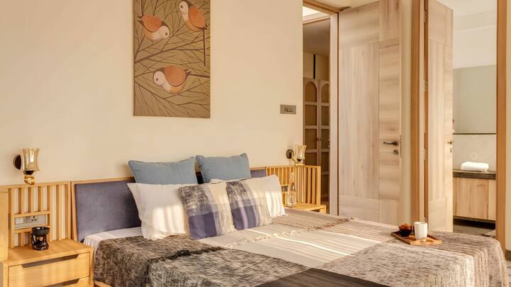 Bedroom 1 image 2