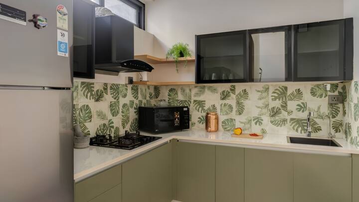 Full kitchen image 1