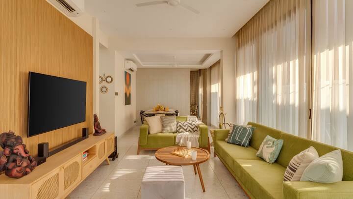 Living room image 4