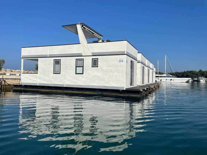 Péniche De Rêve Avec Vue Sur Mer Et Jacuzzi - Novigrad