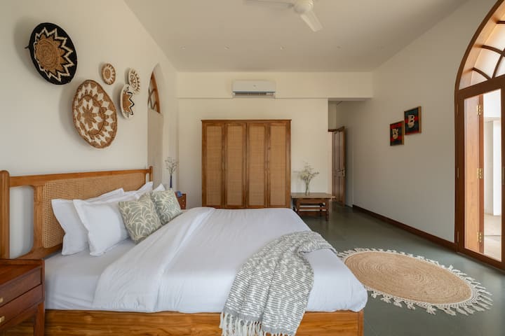 Bedroom 1 image 3
