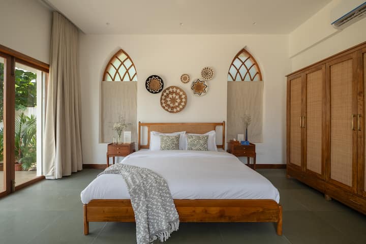 Bedroom 1 image 2