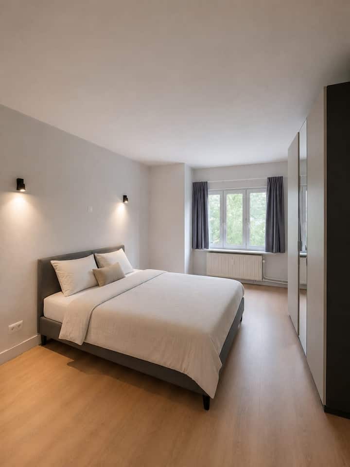Centraal Gelegen, Lichtrijk Appartement - Ostende
