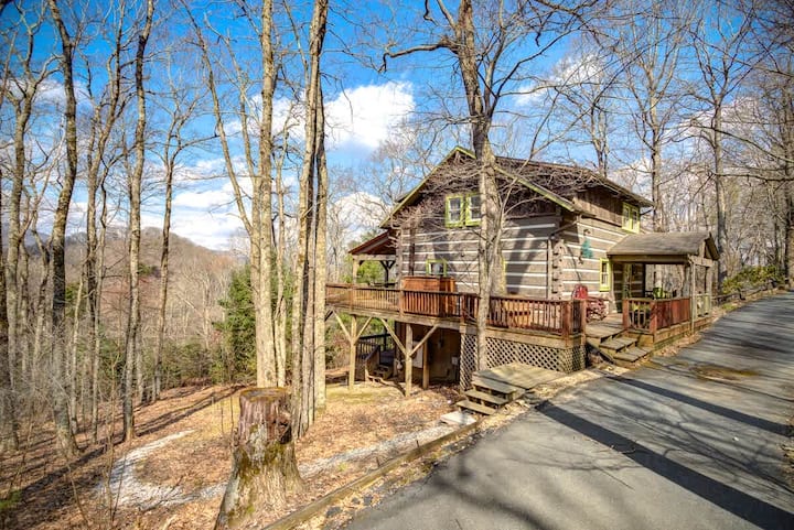 3 Bedroom 3 Bath Log Cabin Just Outside Of Blowing - Blowing Rock, NC