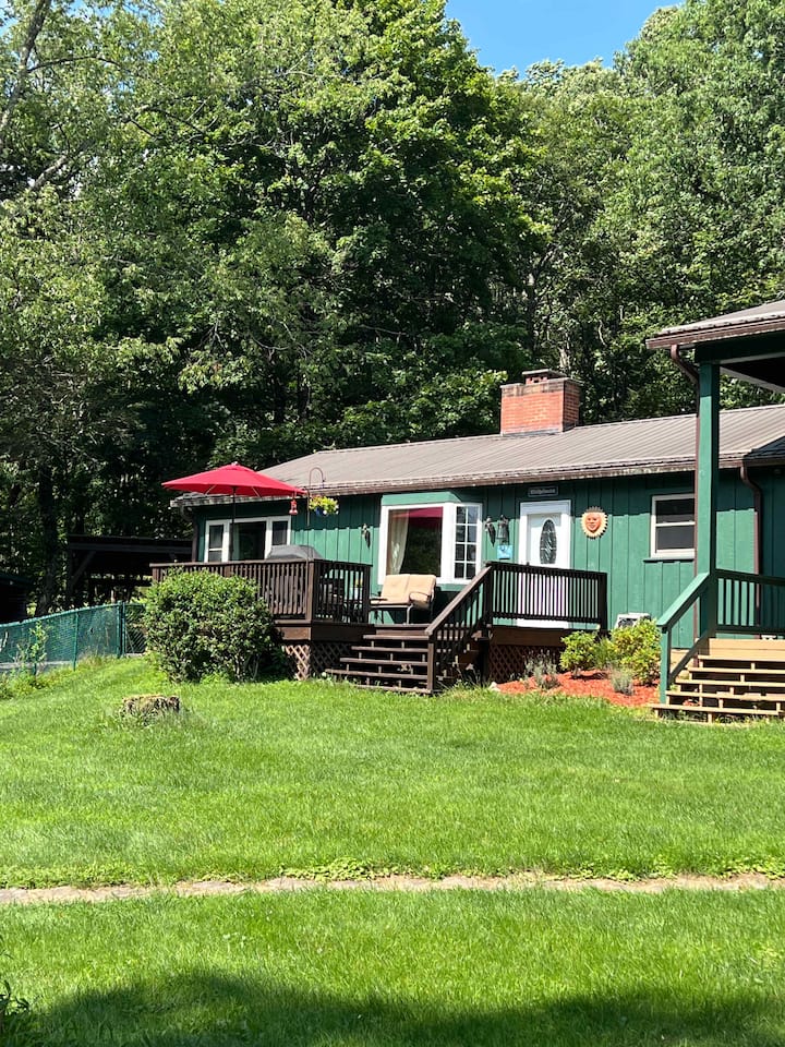 Uli's Place - Charming Spot Near The Parkway! - Blowing Rock, NC