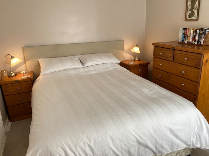 King Bed Ensuite With Breakfast, Wifi & Parking - Stratford-upon-Avon