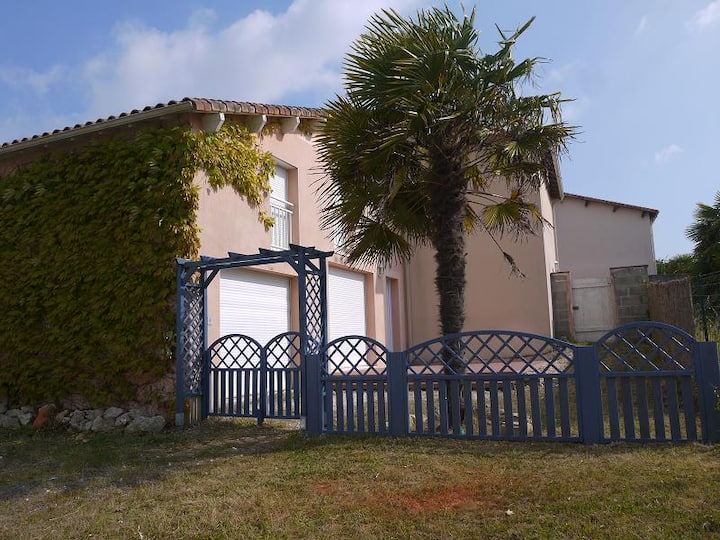 Maison Tout Confort Avec Son Agréable Terrasse - Royan
