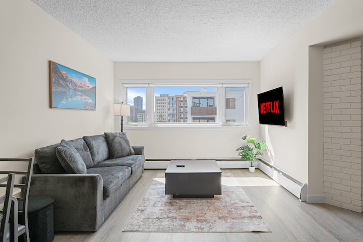 The Getaway 2br Parking Ac Mins To Dt - Edmonton