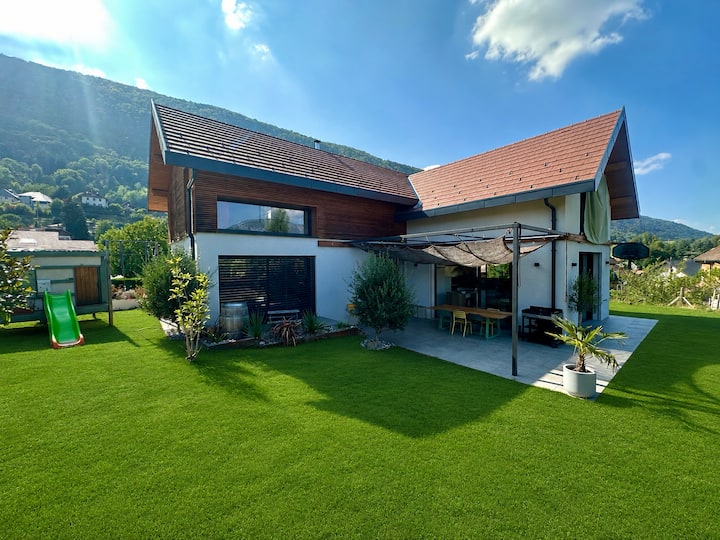 Grande Maison Familiale, Au Lac Dannecy - アヌシー