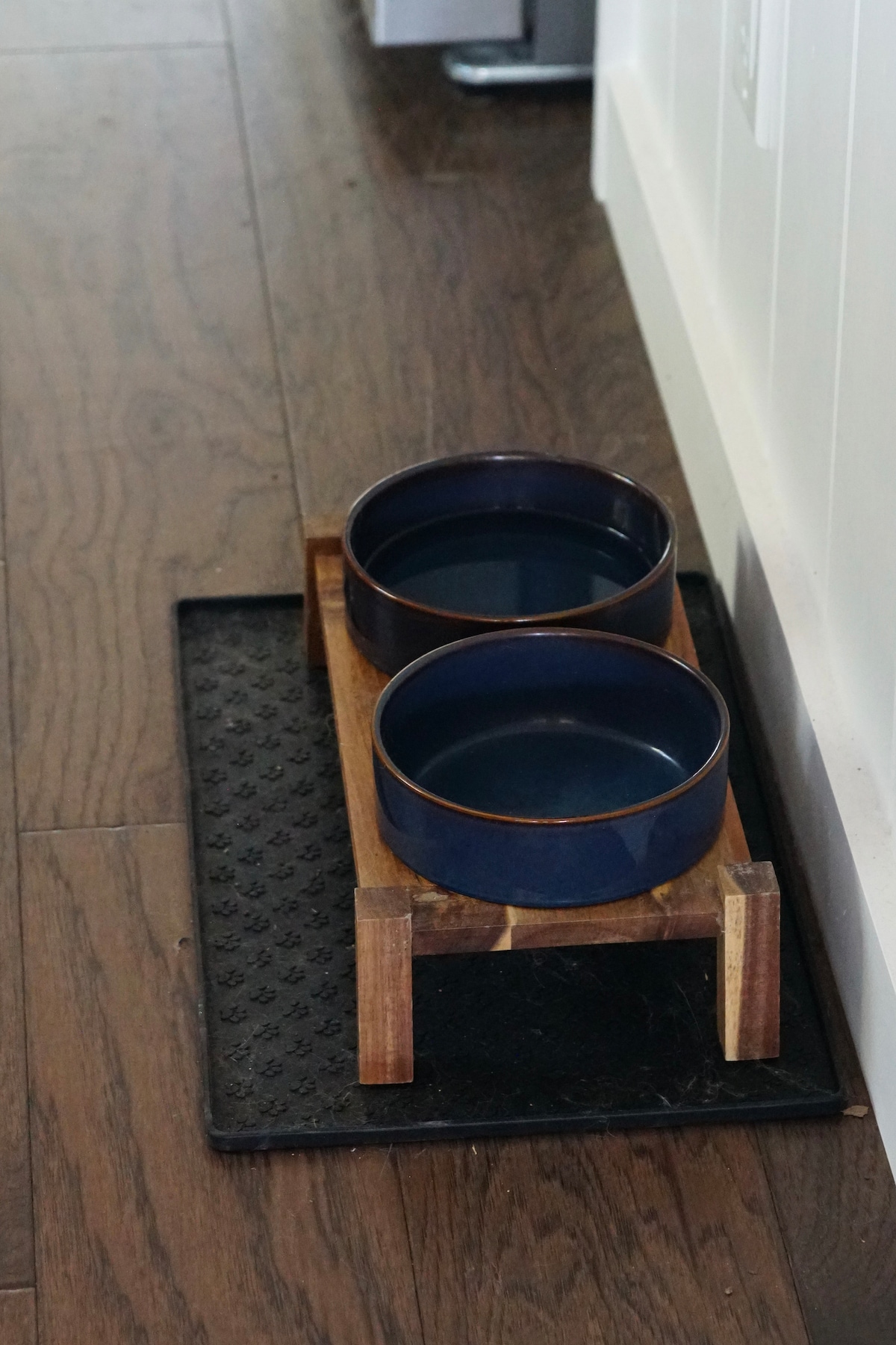 Mid-Century Modern bungalow walk to bars & dining