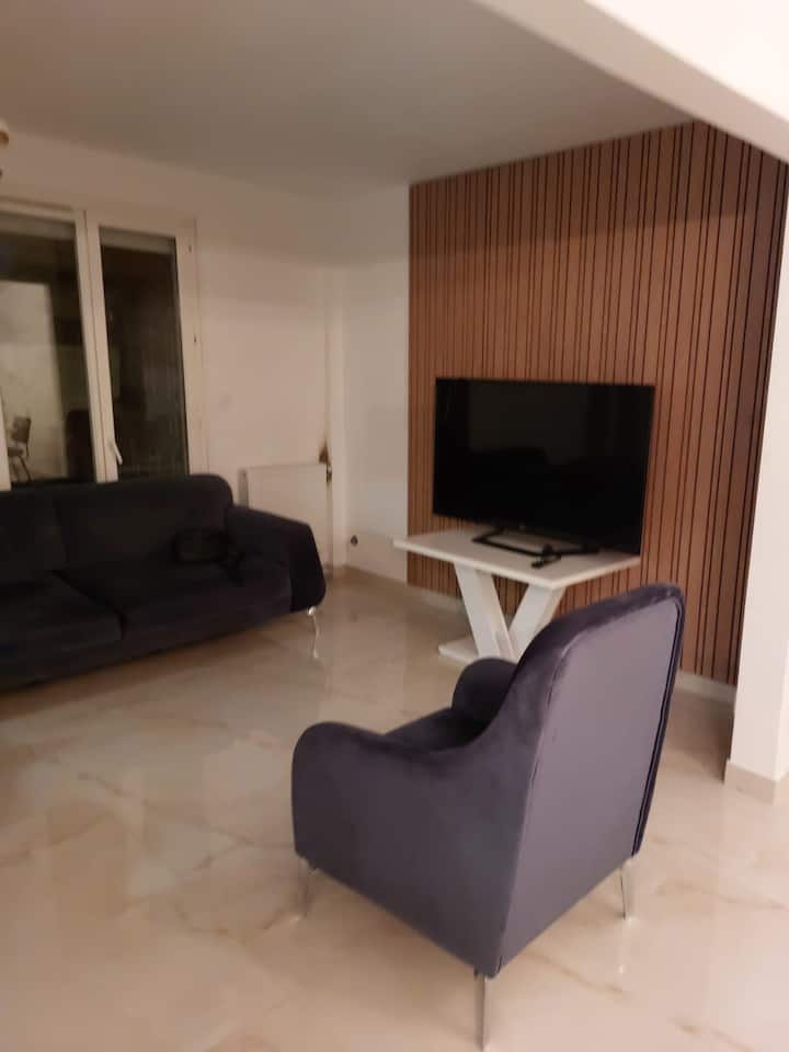 Maison Entière
4 Chambres
Cinéma Room
Jacuzzi - Orgeval