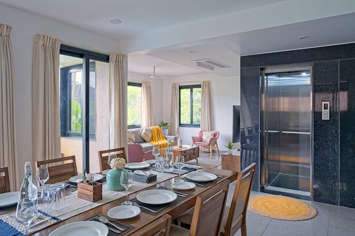 Dining area image 4