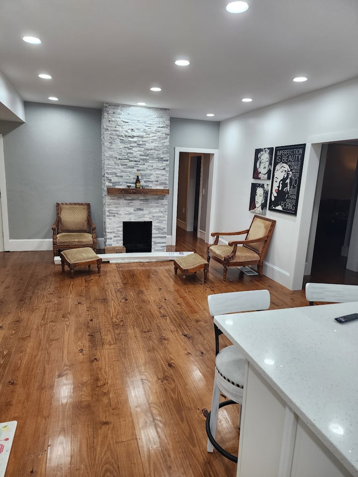 * Historic Downtown & I-20
* 5br Retreat Sleeps 14 - Conyers, GA