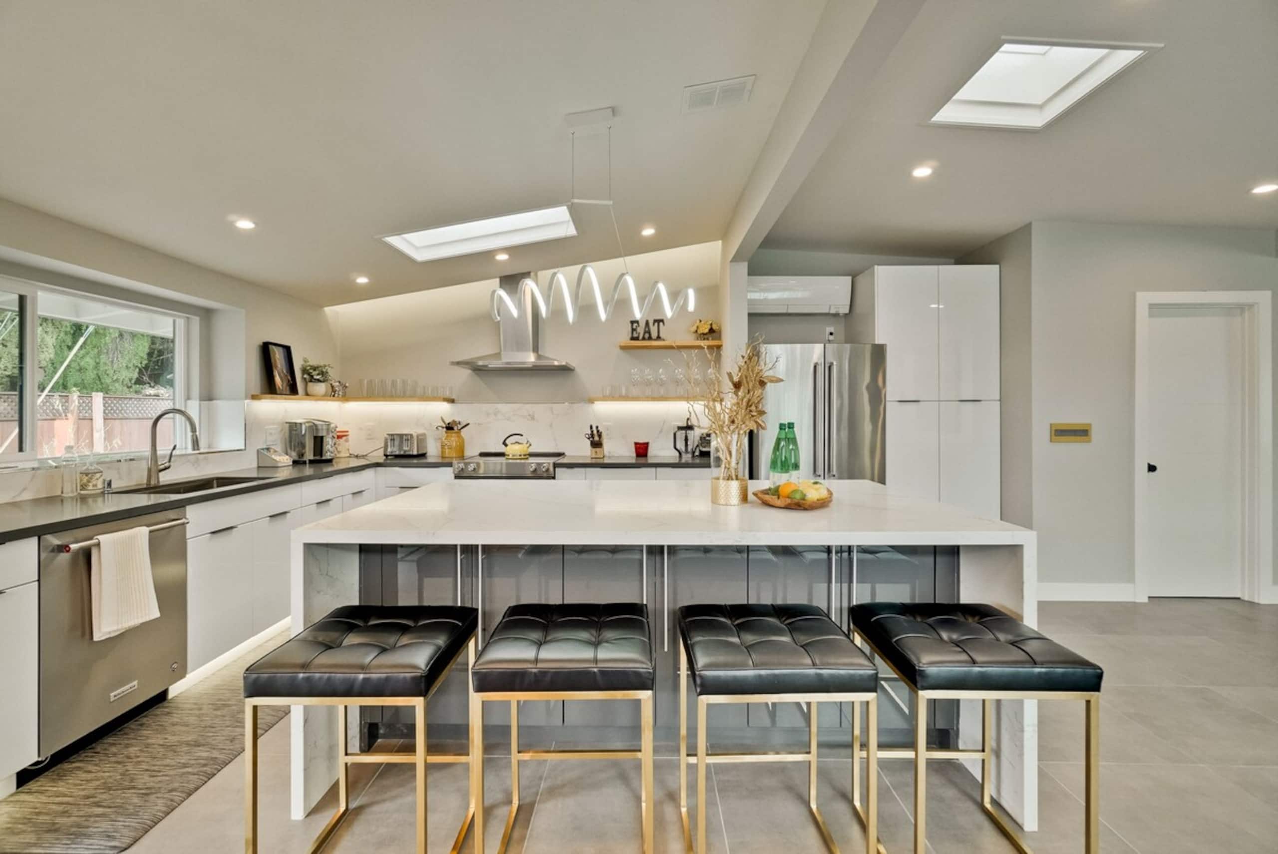 Contemporary 5BR Near Stanford & Tech HQs - Photo 7