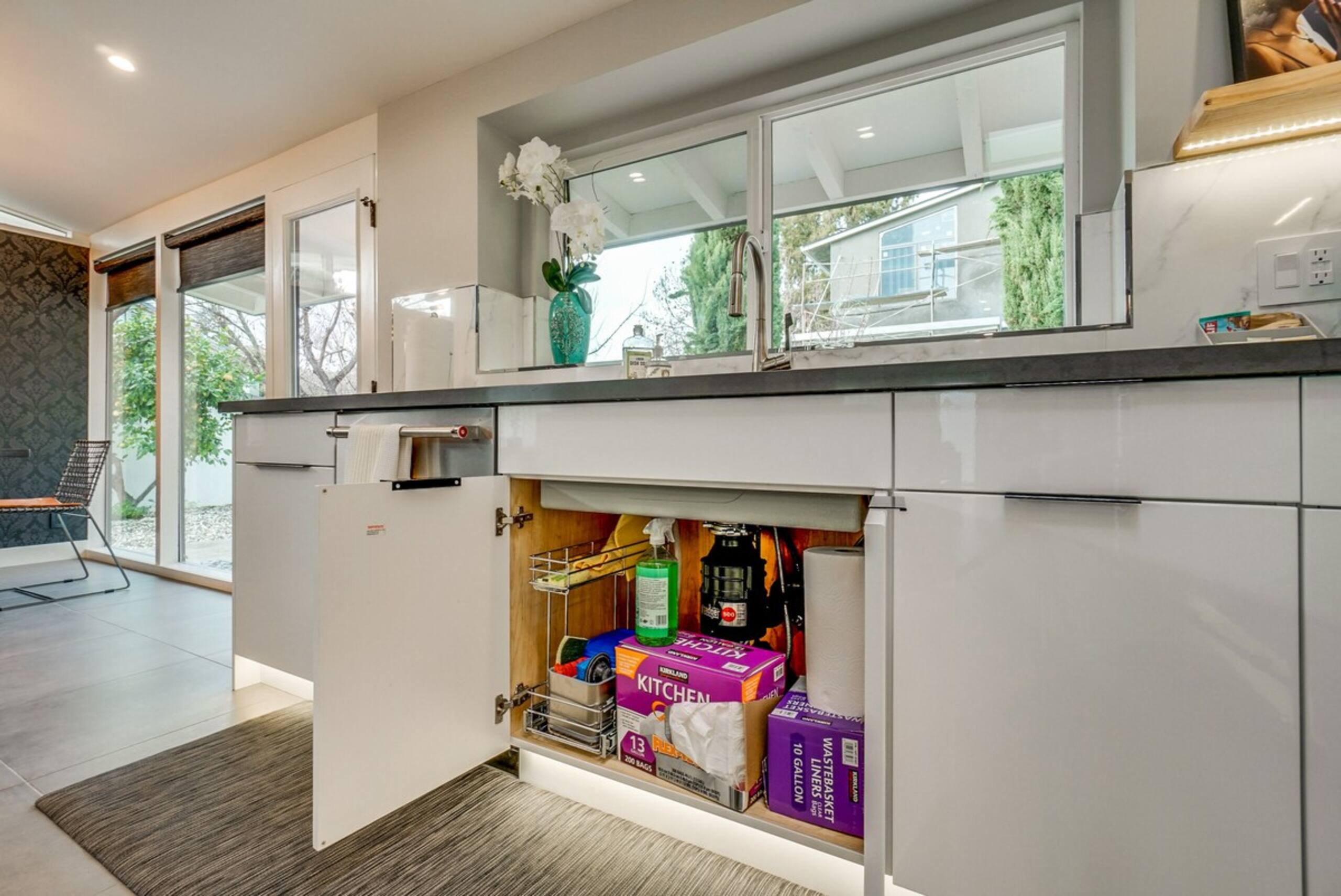 Contemporary 5BR Near Stanford & Tech HQs - Photo 11