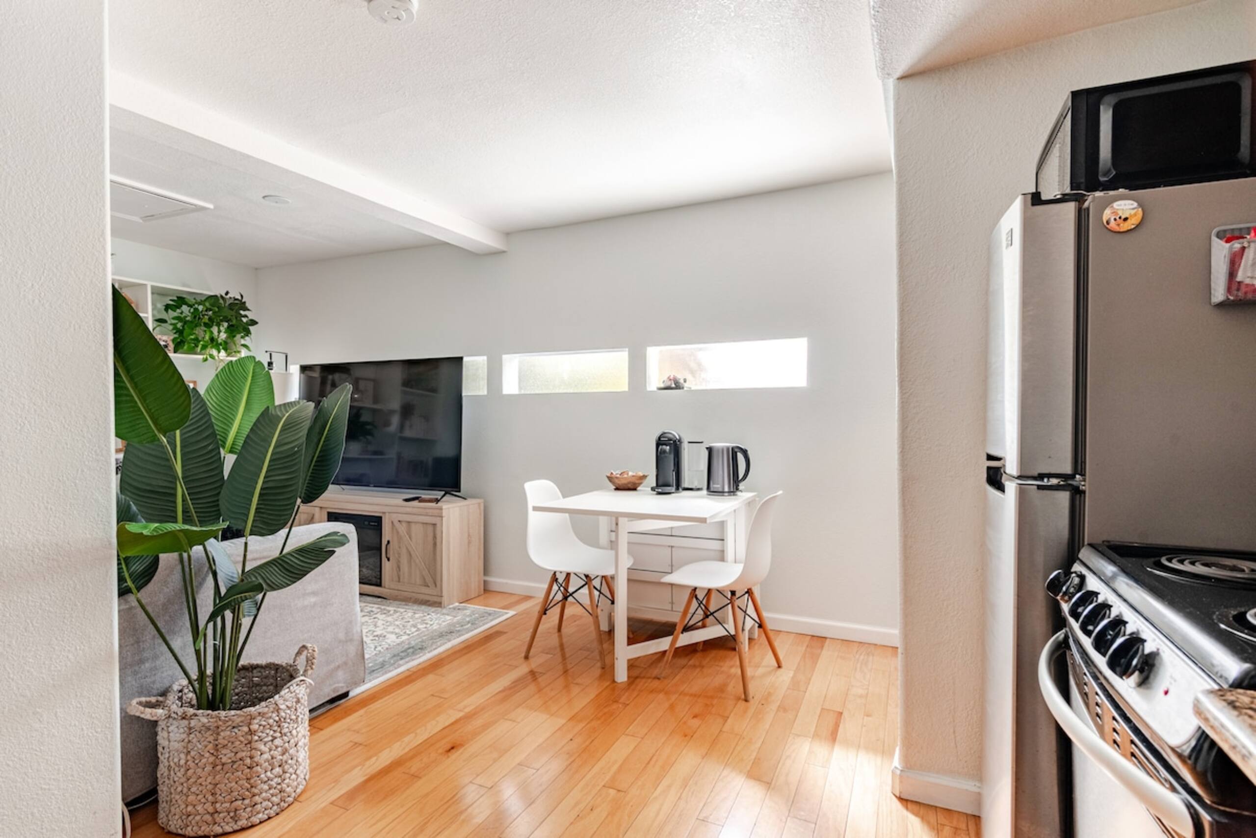 Updated 1-bedroom private in-law (no cleaning fee) - Photo 9