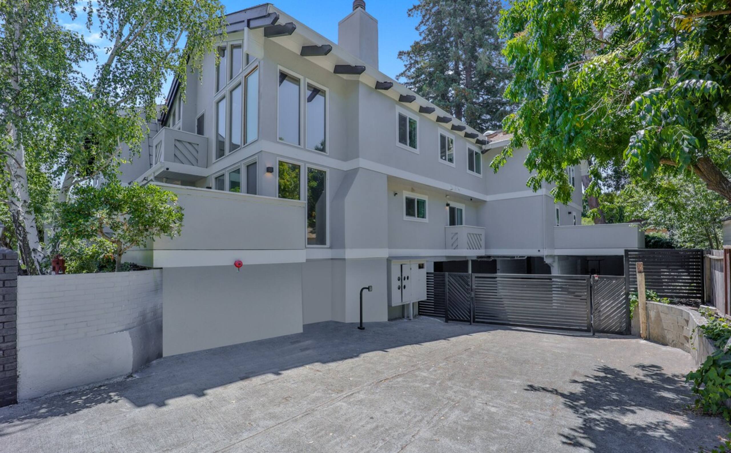 Luxury Family Home w AC and Patio near Meta and St - Photo 56