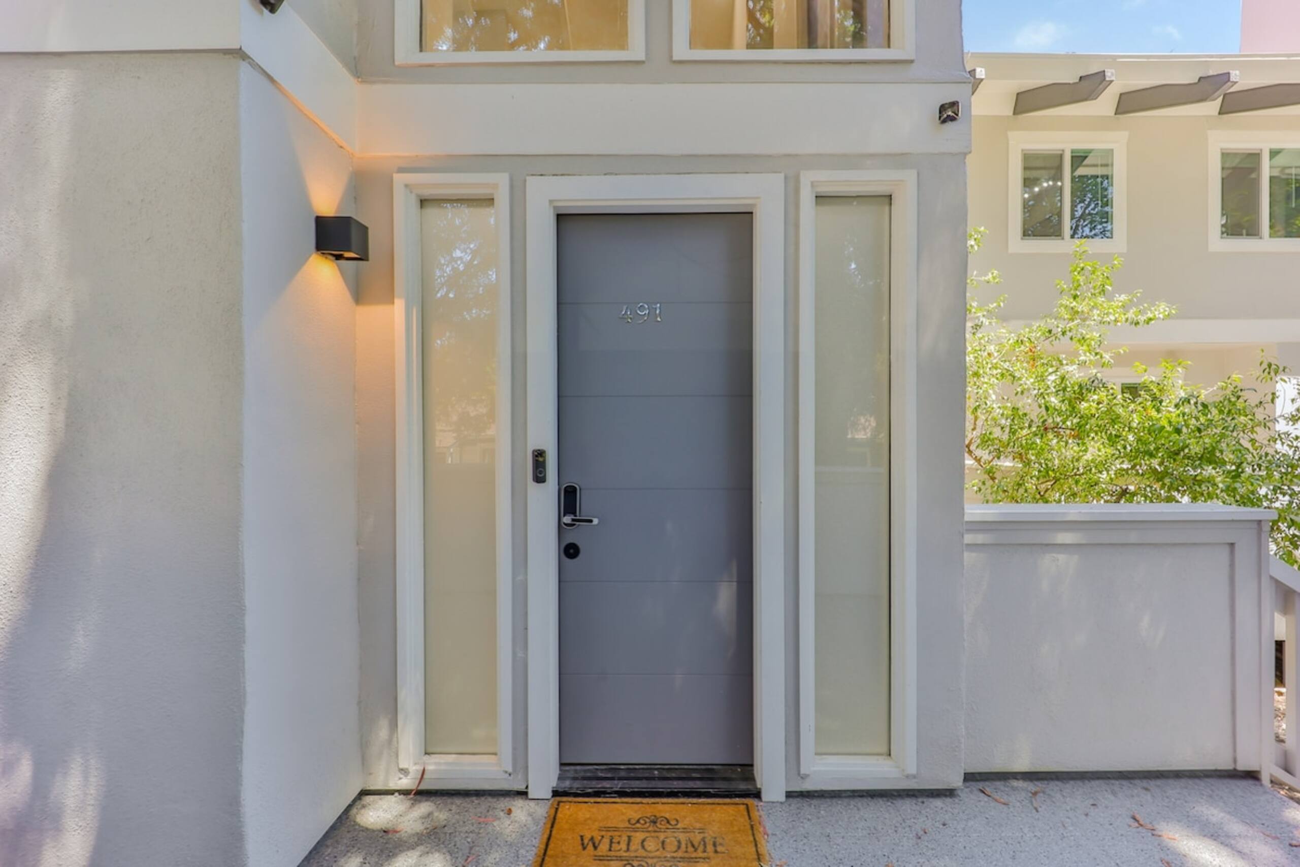 Luxury Family Home w AC and Patio near Meta and St - Photo 50