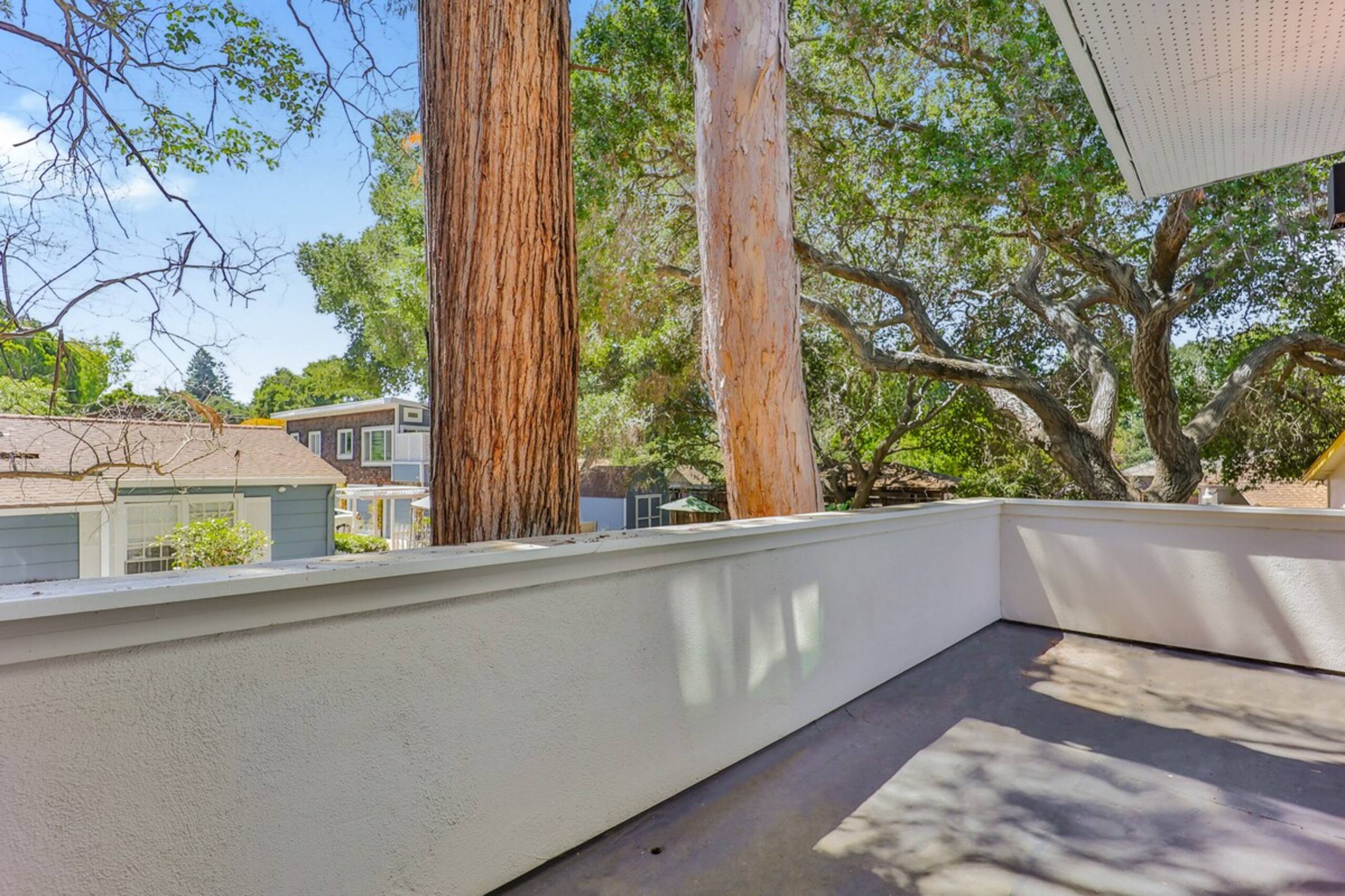 Luxury Family Home w AC and Patio near Meta and St - Photo 53