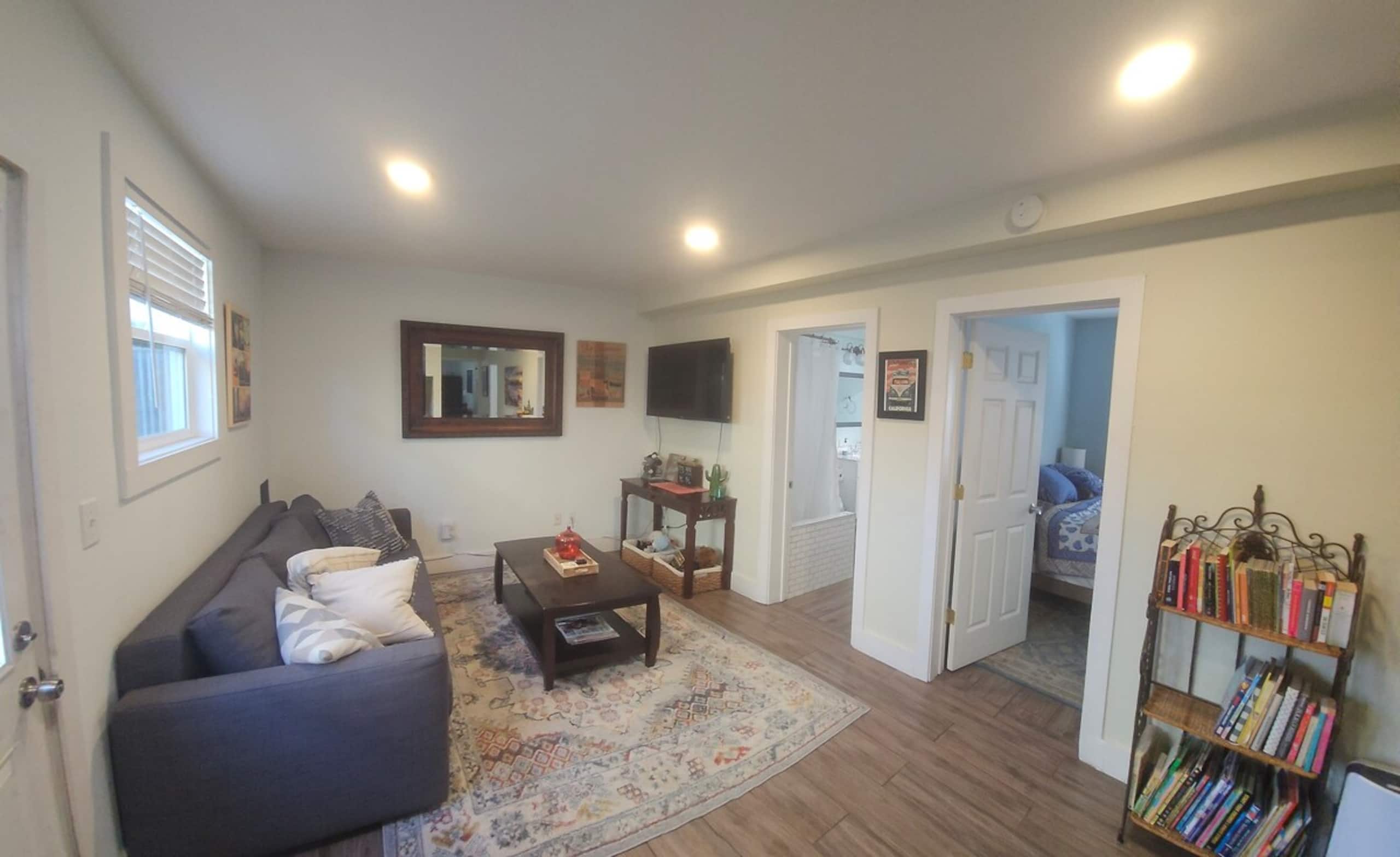Updated apartment on Oakland/Berkeley border - Photo 4