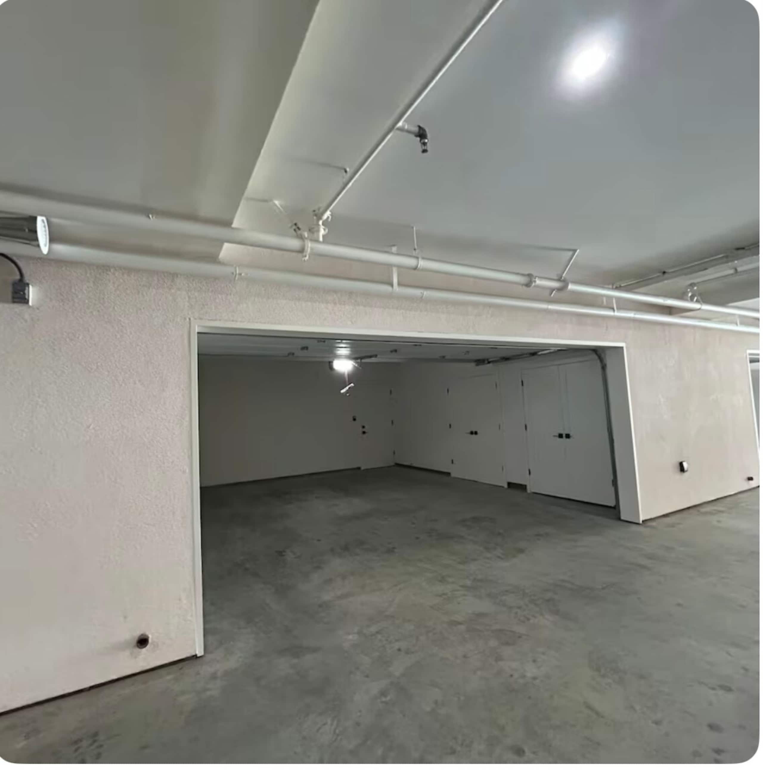 Sleek New Townhouse Balcony & Private Garage - Photo 25