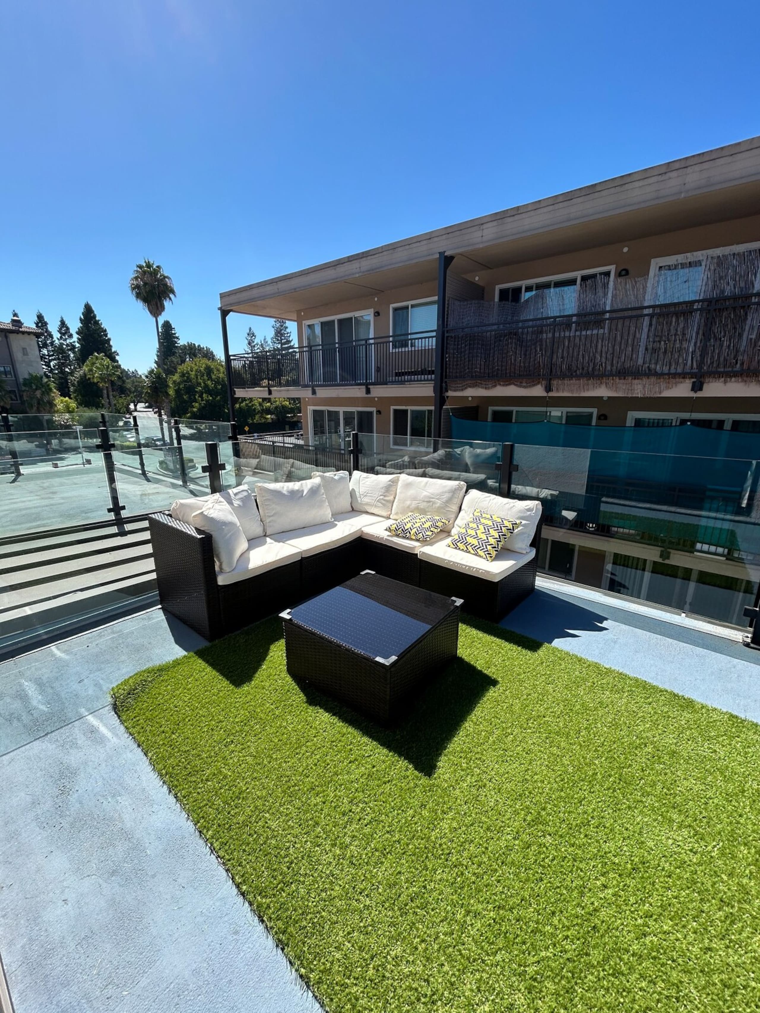 Sleek New Townhouse Balcony & Private Garage - Photo 10