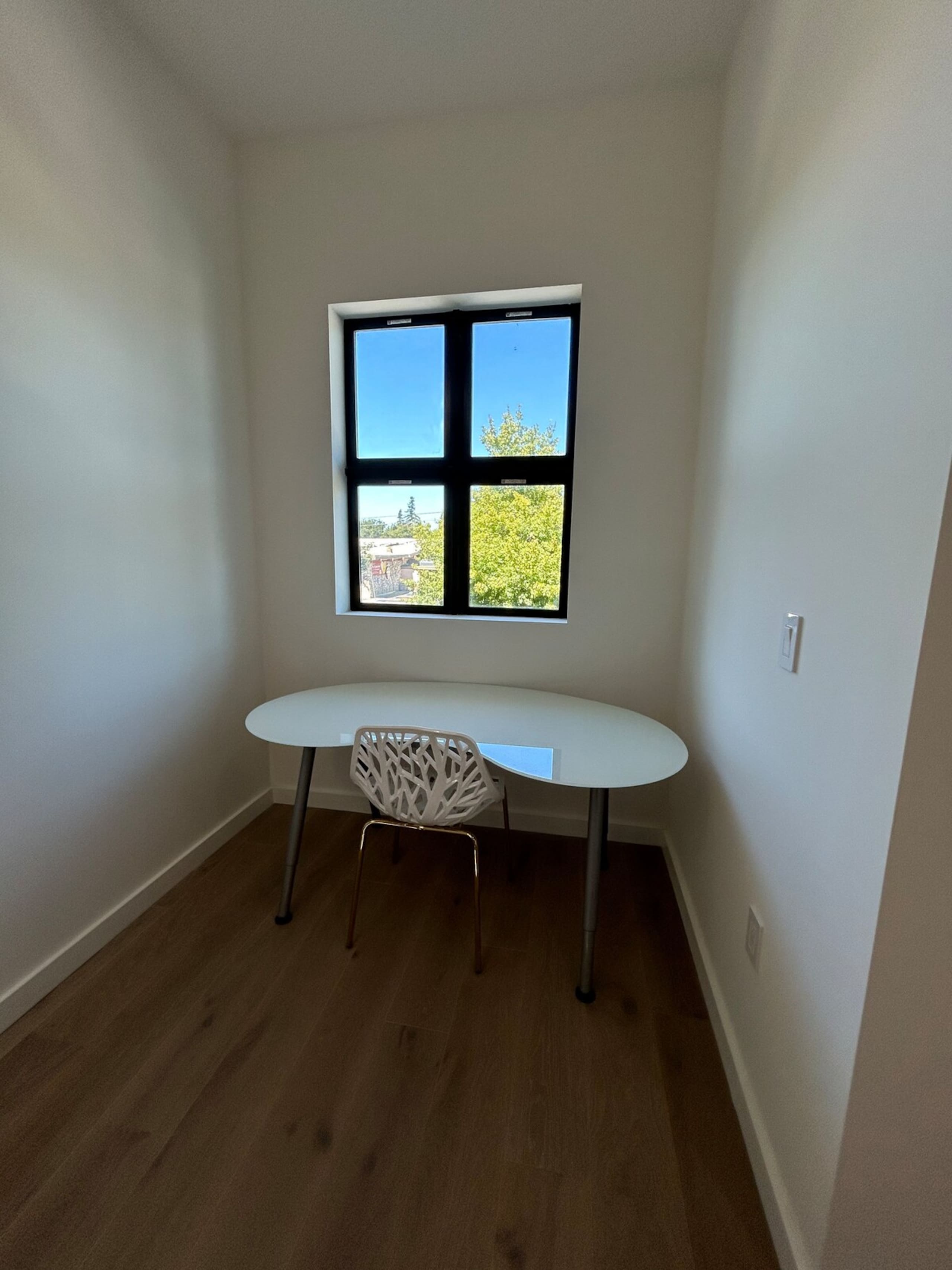 Sleek New Townhouse Balcony & Private Garage - Photo 22