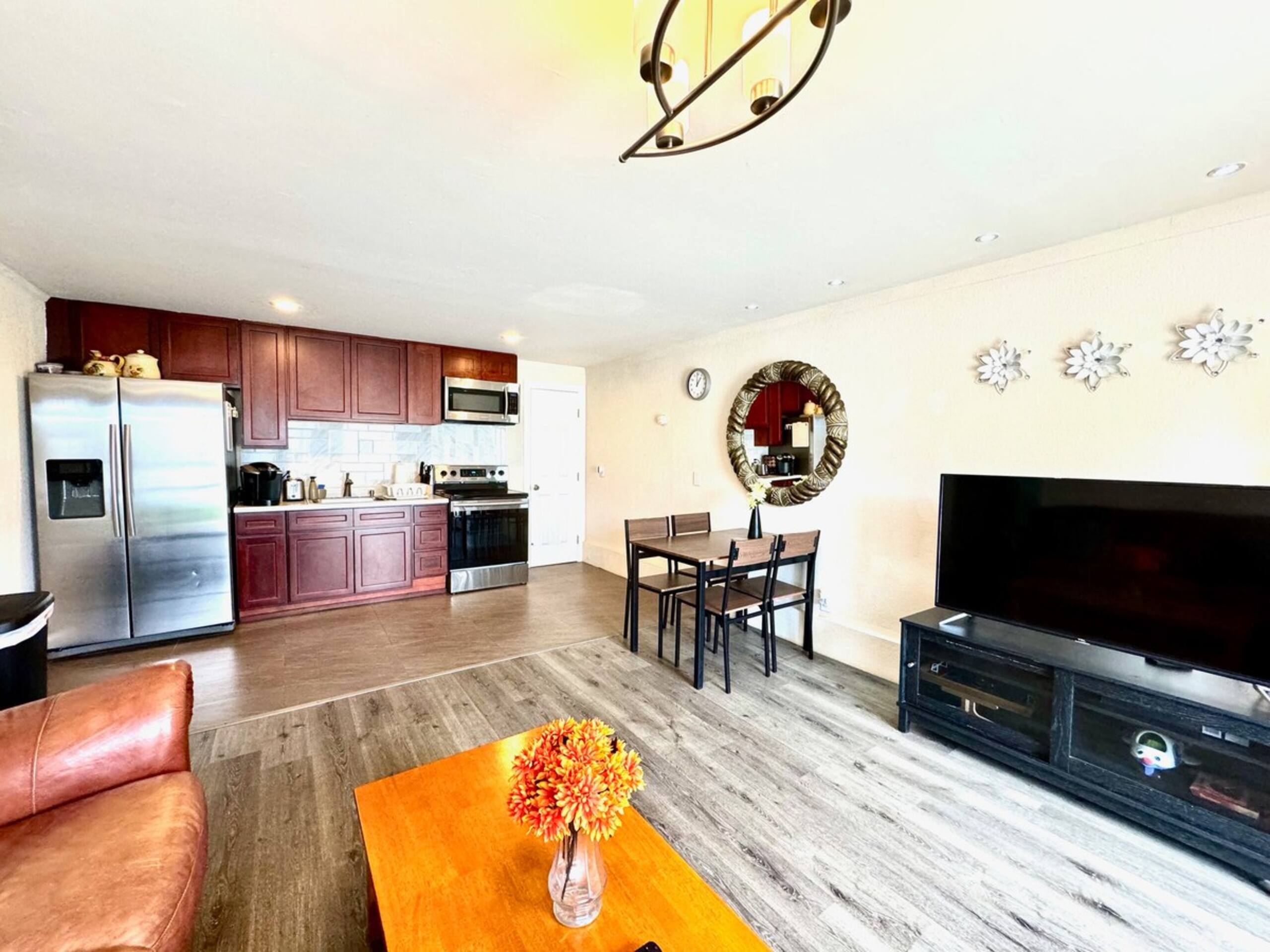 2BR Coastal Retreat, Quiet, Safe Area, Parking - Photo 7